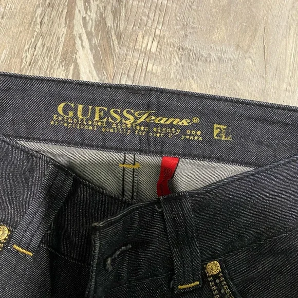 Embellished Guess Jeans, size 27. Booth cut, slim fit. - Picture 2 of 8